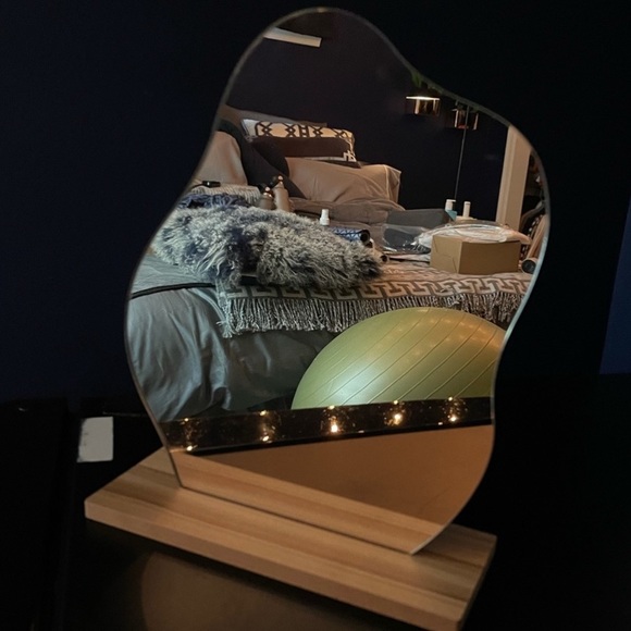 NWOT Asymmetrical Decorative ‘Cloud’ Mirror - Picture 3 of 16